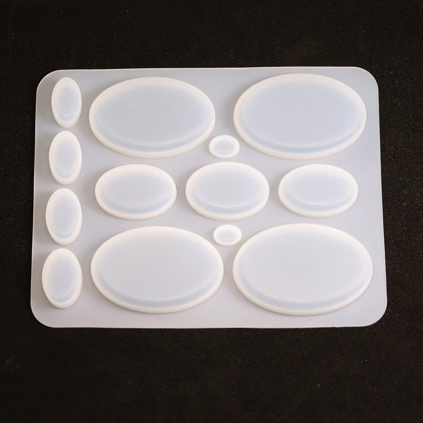 Silikonform Ovale Cabochons Gießform für Resin, Raysin ca. 1 bis 5 cm