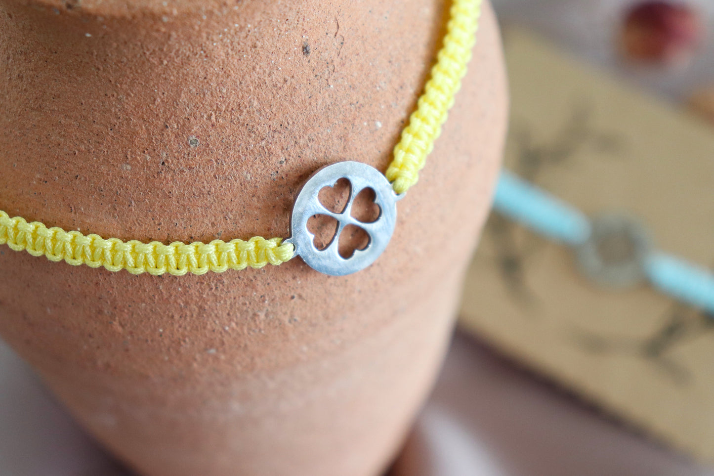 Edelstahl Kleeblatt Makramee Armband Silber, bis 27 cm - Gelb