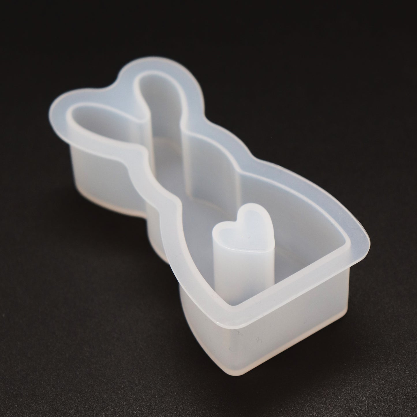 Silikonform Hase mit Herz Gießform Ostern Kaninchen Deko für Raysin ca. 7,5 cm