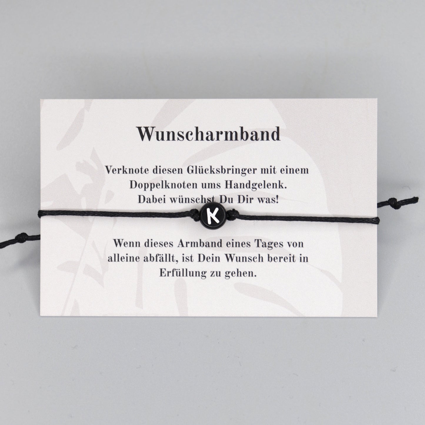 Wunscharmband mit Wunschbuchstabe K aus Acryl. Geschenkideen. Freundschaftsarmbänder. Kleine Geschenke.