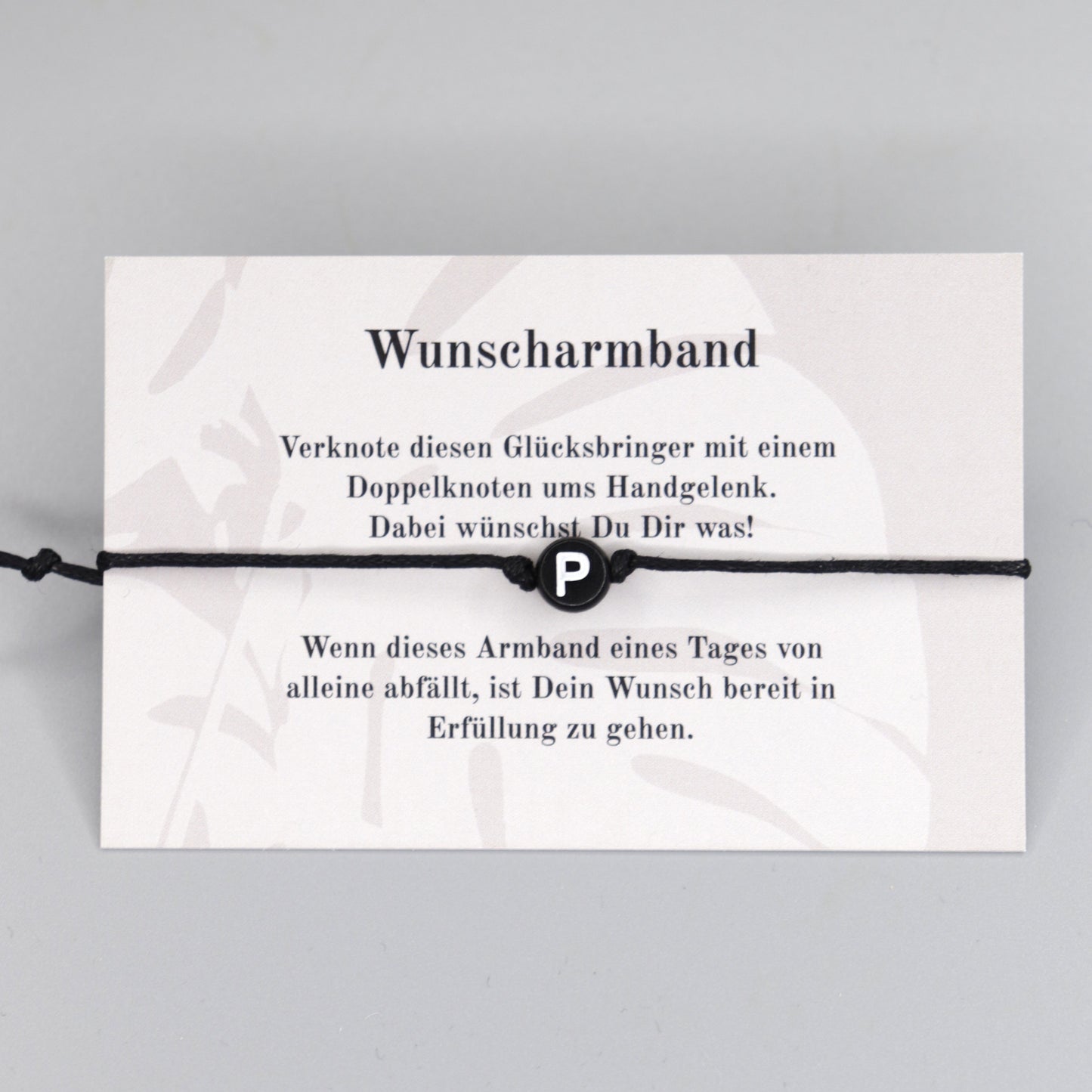 Wunscharmband mit Wunschbuchstabe P aus Acryl. Geschenkideen. Freundschaftsarmbänder. Kleine Geschenke.