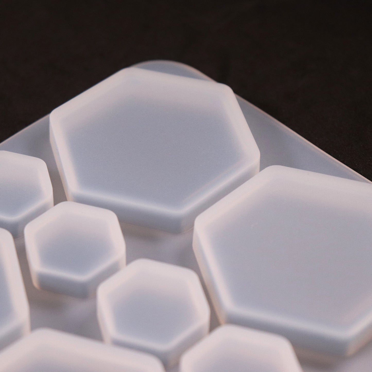 Silikonform Hexagon Gießform Cabochons für Resin, Raysin ca. 1 bis 5,2 cm