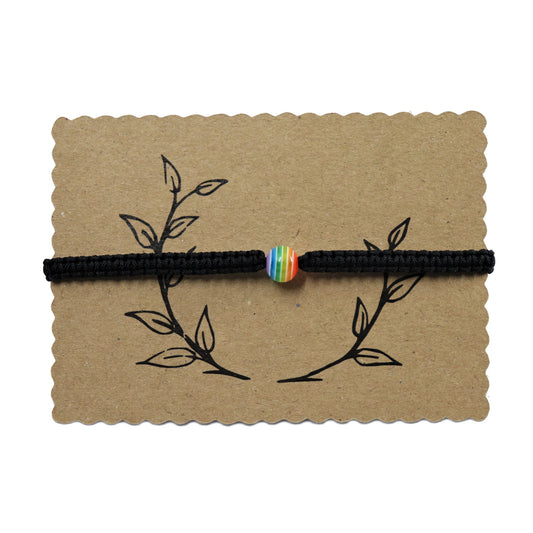 Makrameearmband mit Regenbogen Perle
