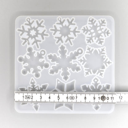 Silikonform mit 12 verschieden Schneeflocken Anhänger kleine. Weihnachten Dekoration.