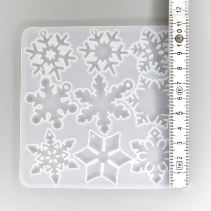 Gießformen mit 12 verschiedene Schneeflocken Anhänger. Weihnachten Dekoration.