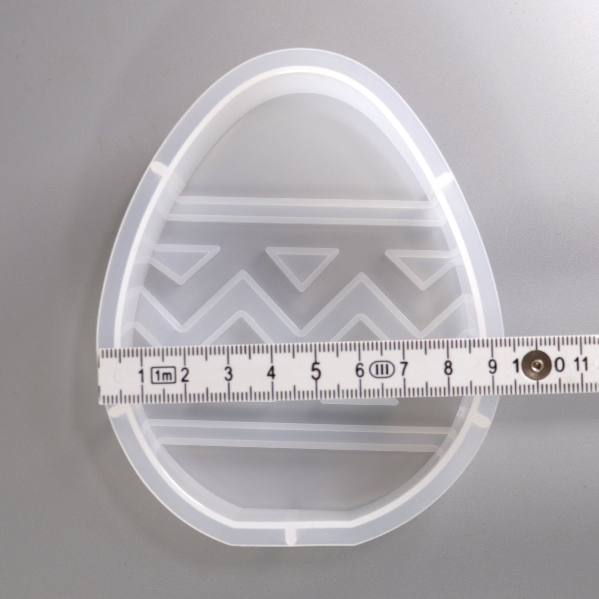 Silikonfrom Osterei mit Zickzack Muster. Oster Dekorationen Gießformen. Ostern.