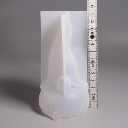 Silikonform Wichtel Vorderansicht. Höhe ca. 13 cm. Weiße Gießform für Raysin.