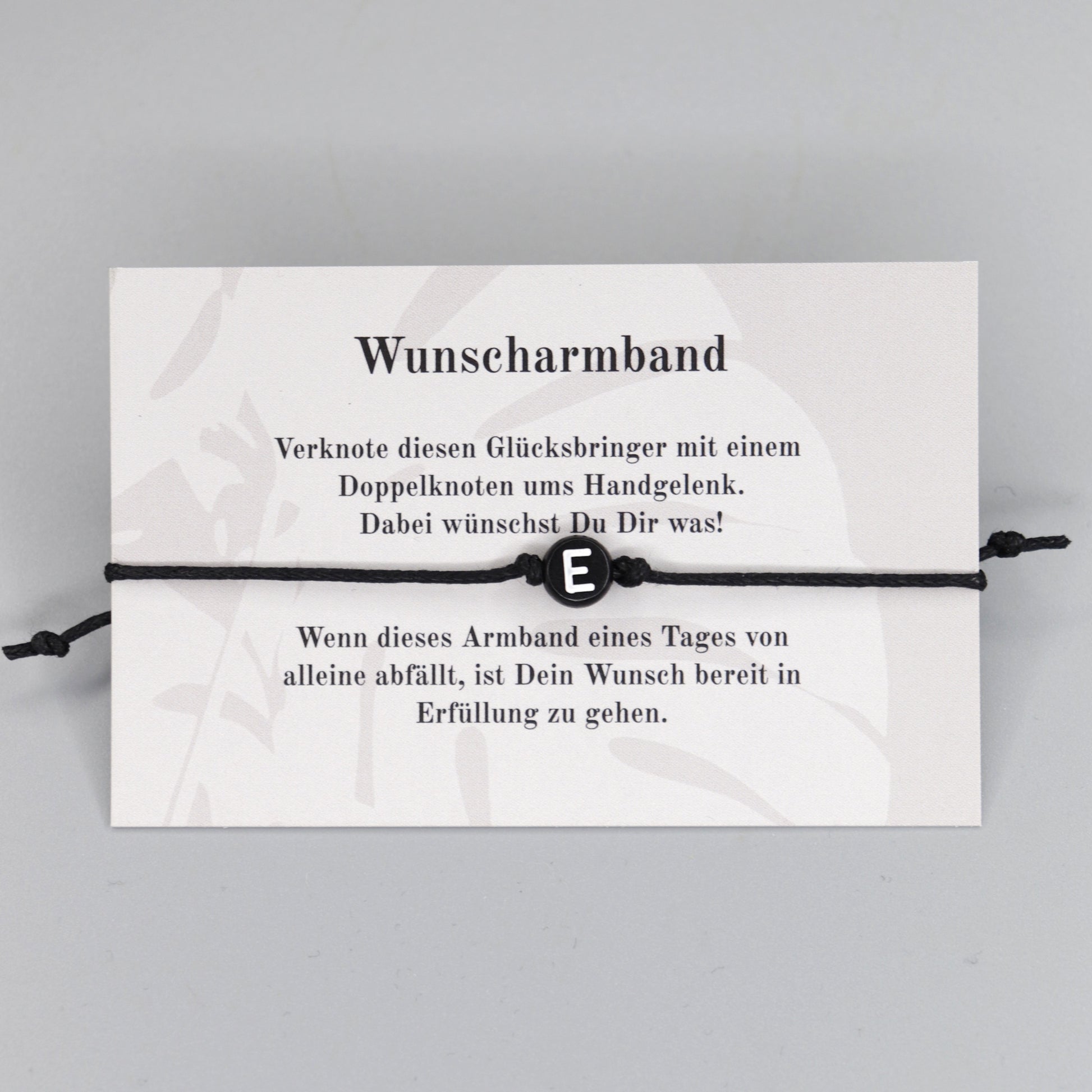 Wunscharmband mit Wunschbuchstabe E aus Acryl. Geschenkideen. Freundschaftsarmbänder. Kleine Geschenke.