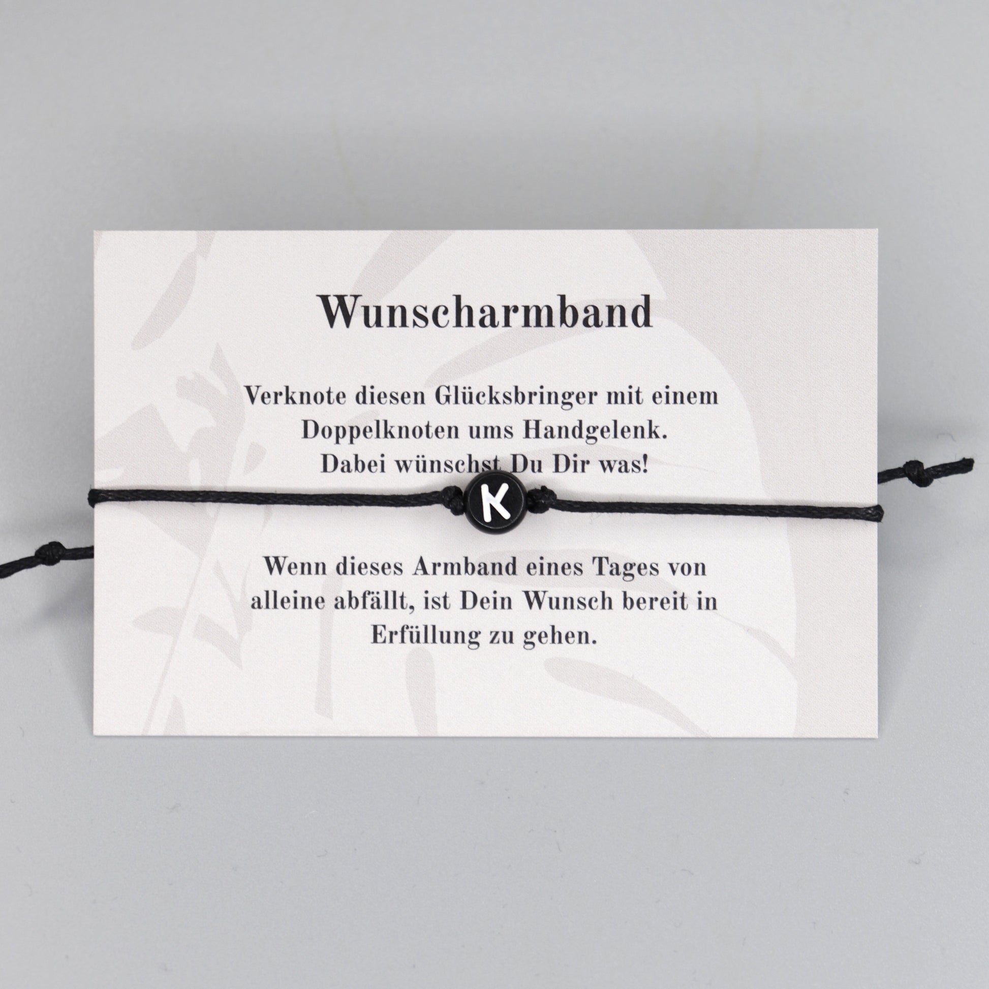 Wunscharmband mit Wunschbuchstabe K aus Acryl. Geschenkideen. Freundschaftsarmbänder. Kleine Geschenke.