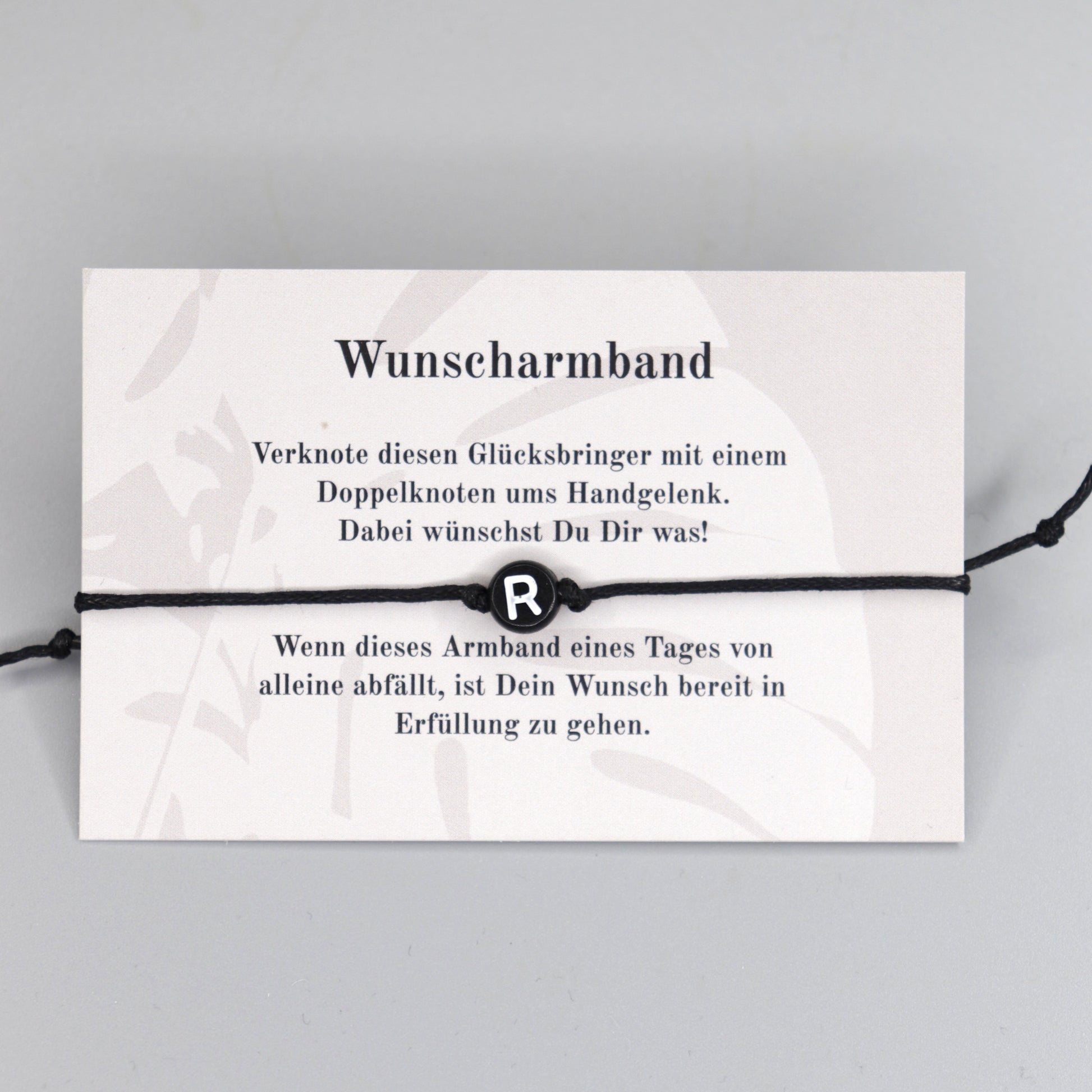 Wunscharmband mit Wunschbuchstabe R aus Acryl. Geschenkideen. Freundschaftsarmbänder. Kleine Geschenke.